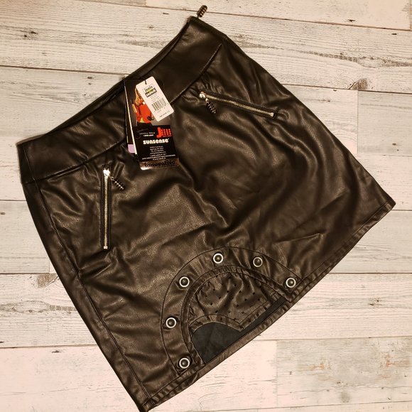 jamie sadock Dresses & Skirts - NWT JAMIE SADOCK Golf Skirt 18" Faux Leather Jet B
